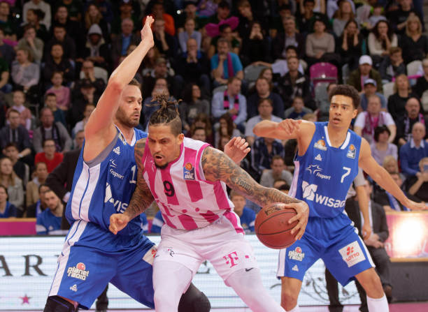 而李坚柔 而李坚柔