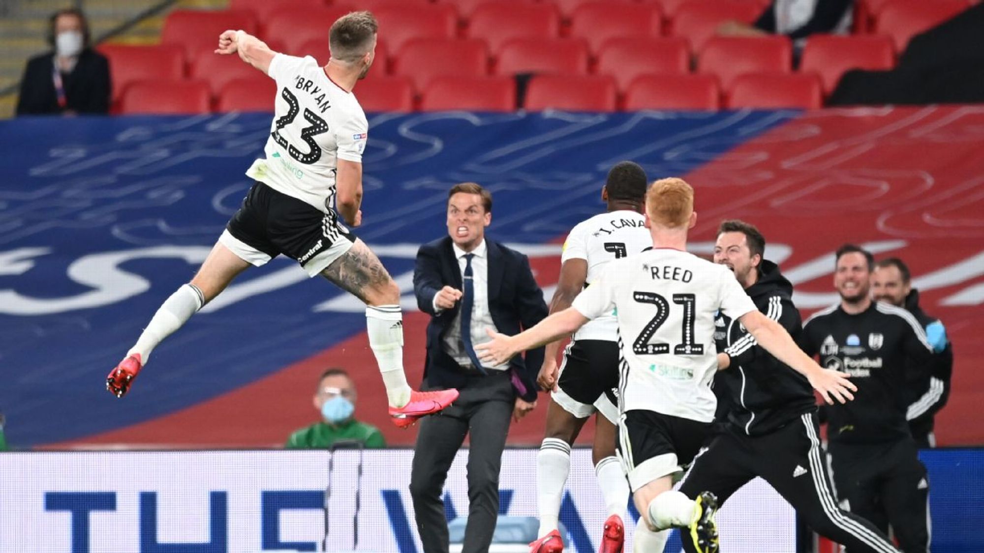 显然更增添 显然更增添