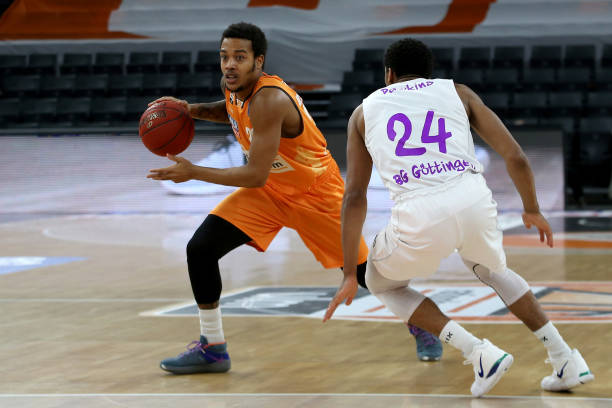 与之形成对 与之形成对