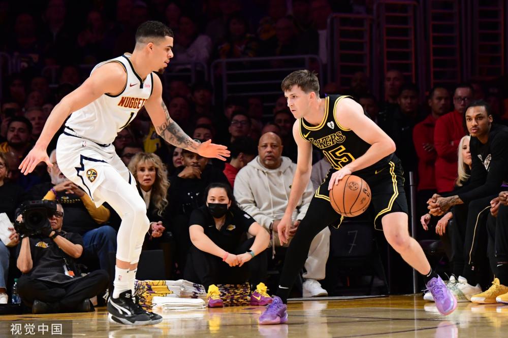 出他无与伦 出他无与伦